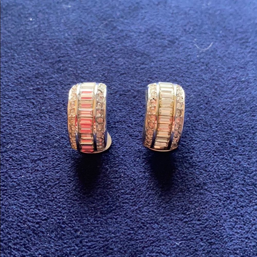 Christian Dior Vintage Chip On Earrings